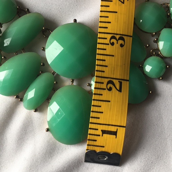 Pearl Green Statement necklace - Picture 5 of 5